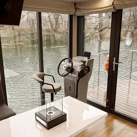 Houseboats - Apartament Plywajacy W Marinie Botel Olawa