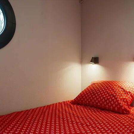 Houseboats - Apartament Plywajacy W Marinie Botel Olawa